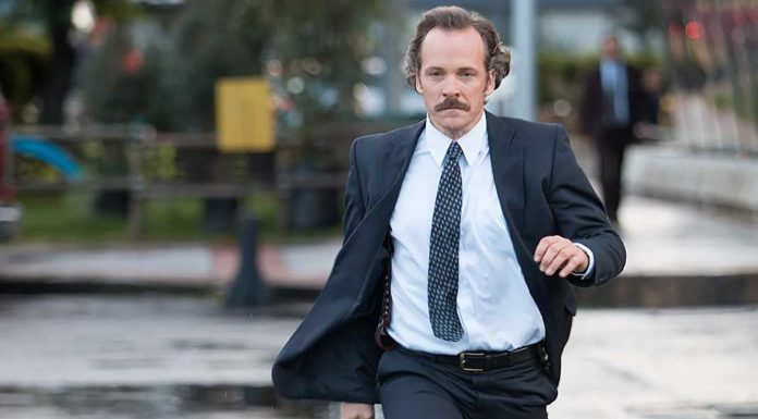Terungkap, Inilah Peran Peter Sarsgaard di The Batman!